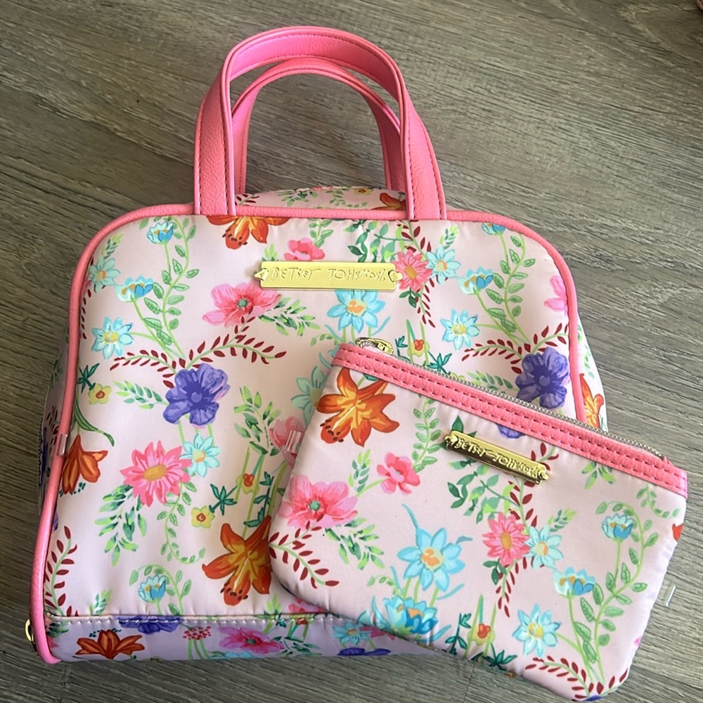 ✨ MOVING SALE ✨ Betsy Johnson Makeup bags